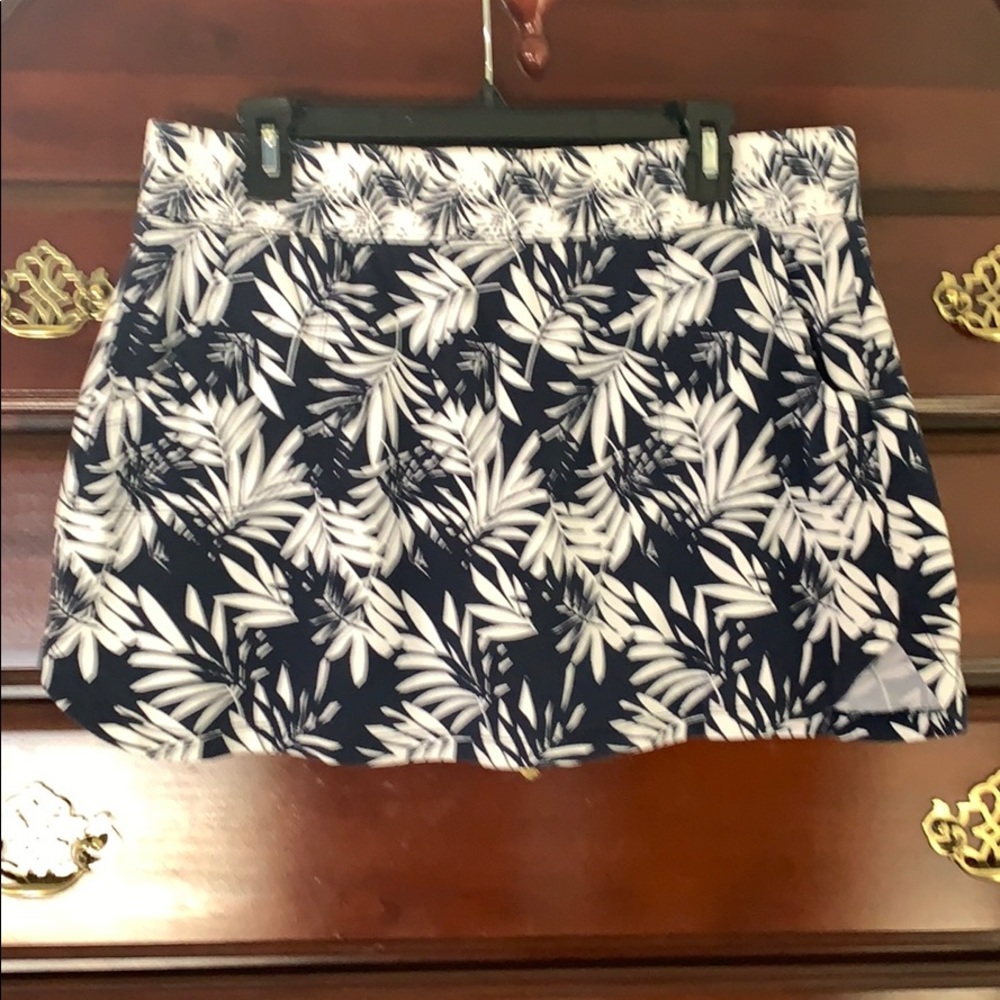 Crown & Ivy Skort